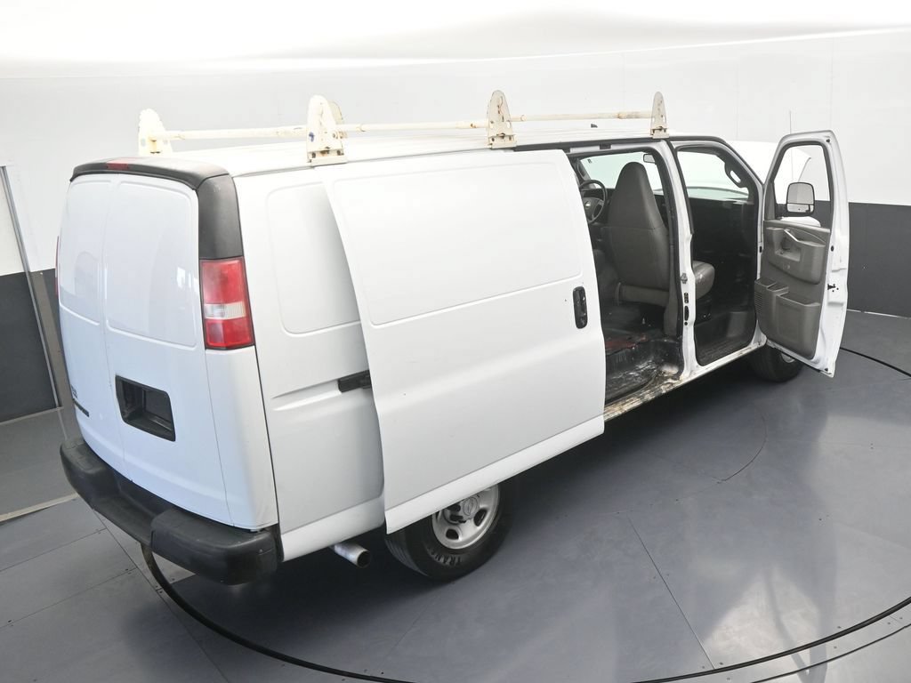 Used 2018 Chevrolet Express 2500 RWD image 50
