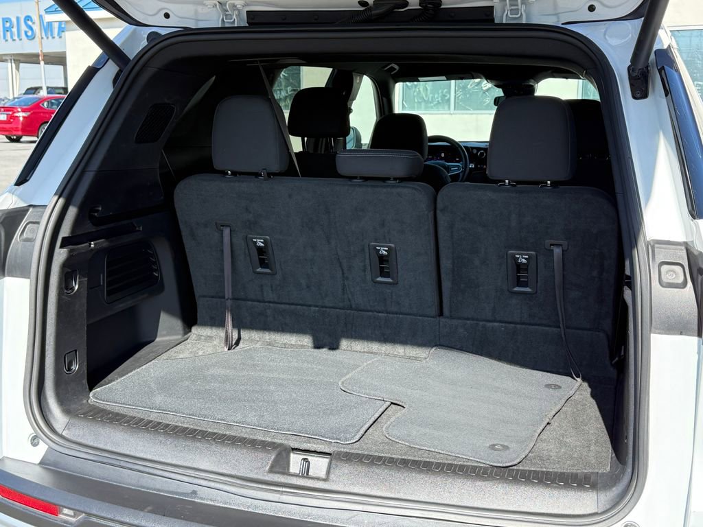 Used 2024 Chevrolet Traverse LT image 14