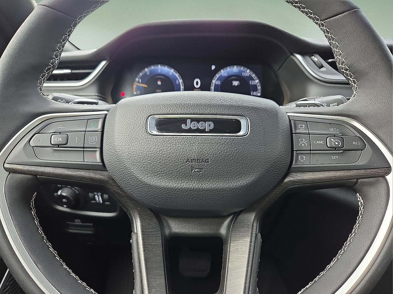 New 2025 Jeep Grand Cherokee L Limited w/ Luxury Tech Group II image 24