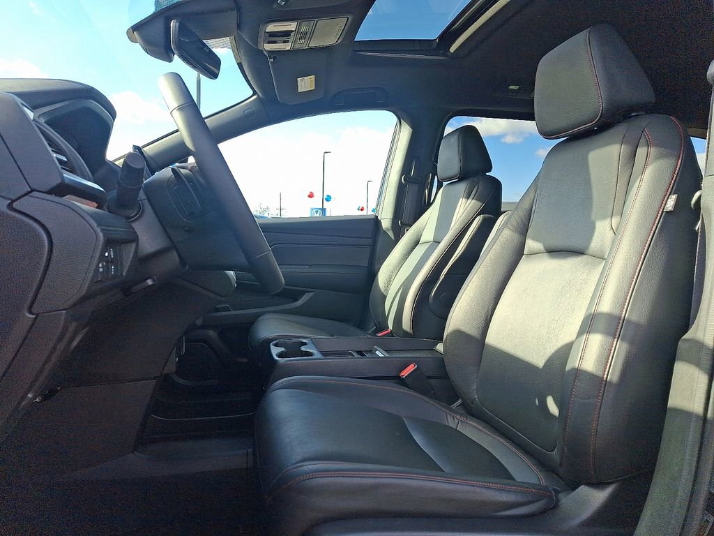 Used 2023 Honda Odyssey Sport image 13