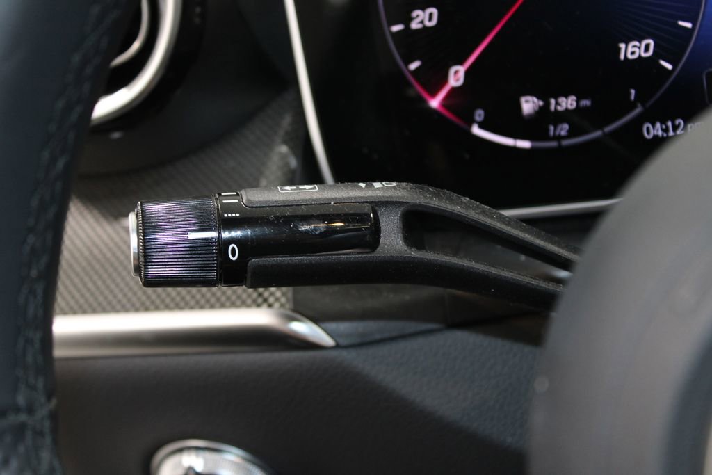 Used 2024 Mercedes-Benz GLC 300 4MATIC image 23