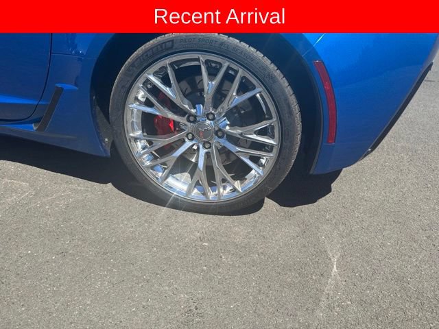 Used 2015 Chevrolet Corvette Z06 w/ 3LZ Preferred Equipment Group RWD image 12