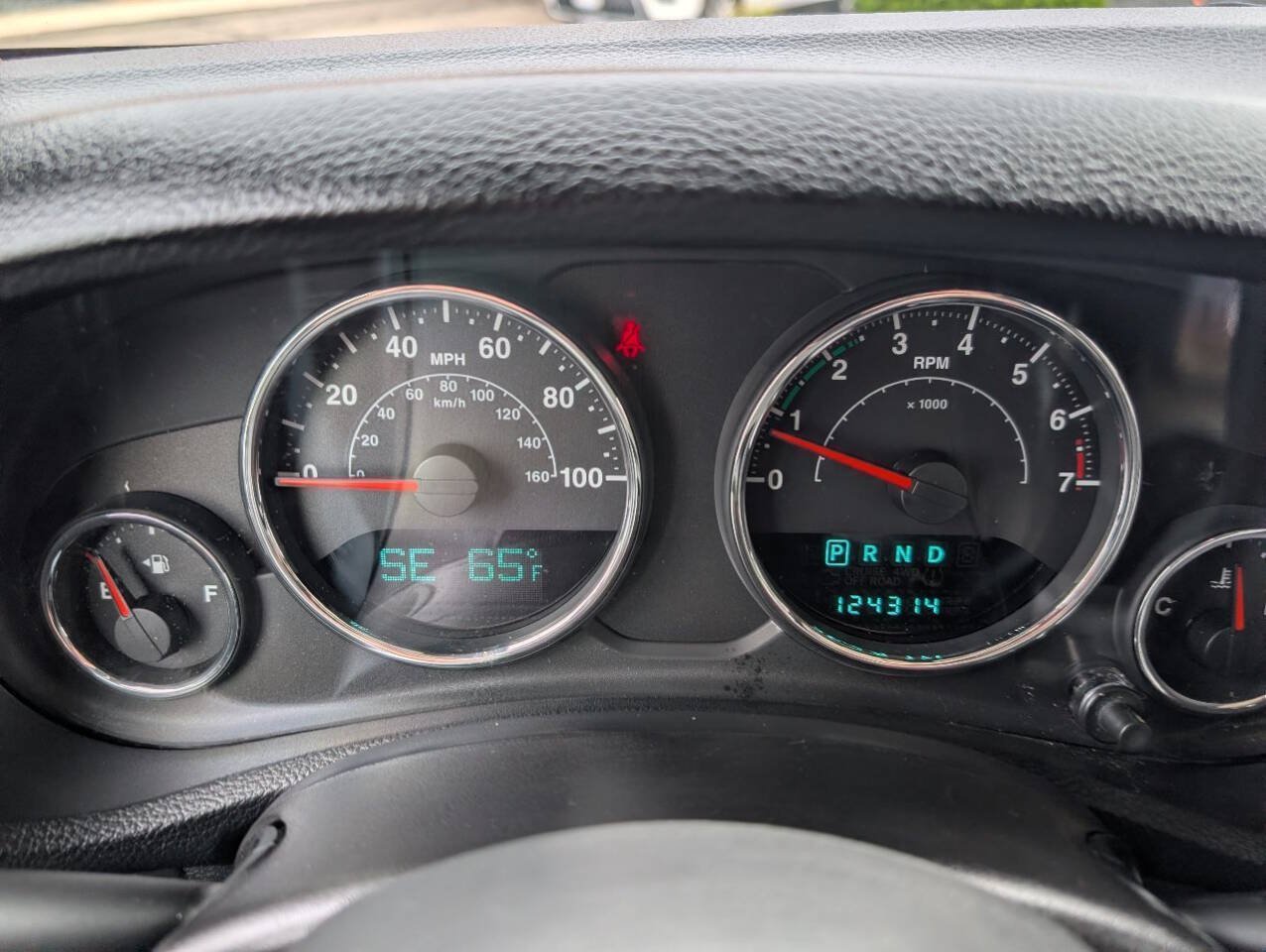 Used 2013 Jeep Wrangler Unlimited Sahara AWD/4WD image 18