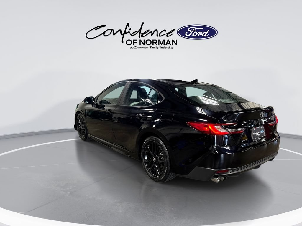 Used 2025 Toyota Camry SE FWD image 6