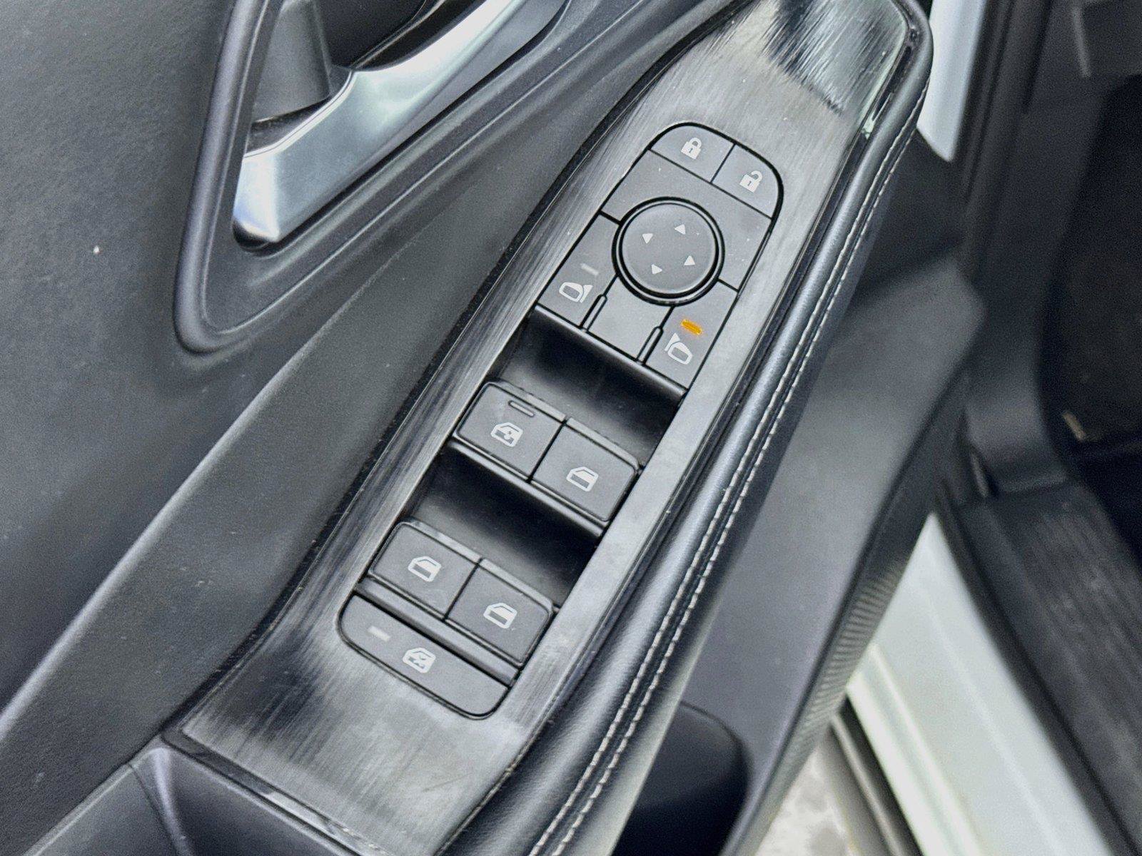 Used 2024 Nissan Rogue SV FWD image 17