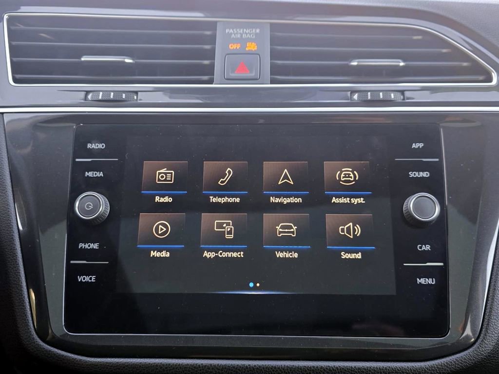 Used 2024 Volkswagen Tiguan SE image 13