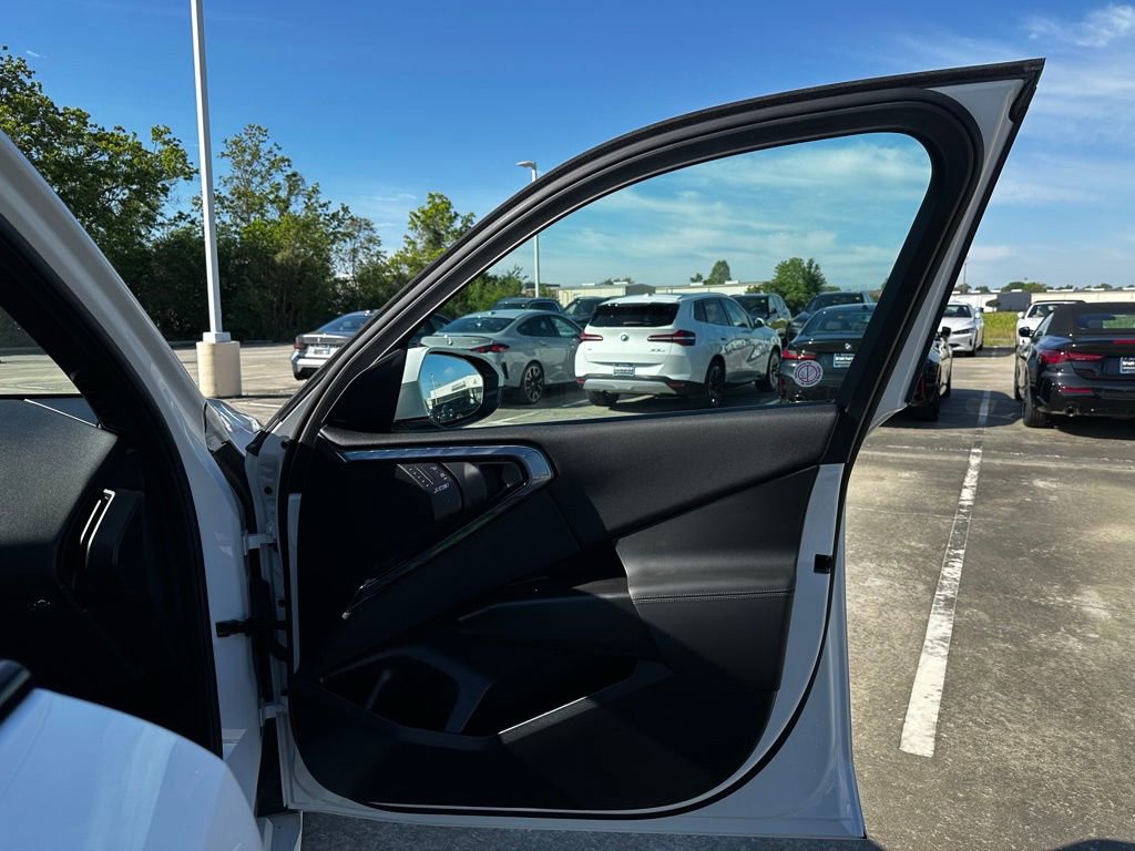 Certified 2025 BMW X3 xDrive30i w/ M Sport Package image 30