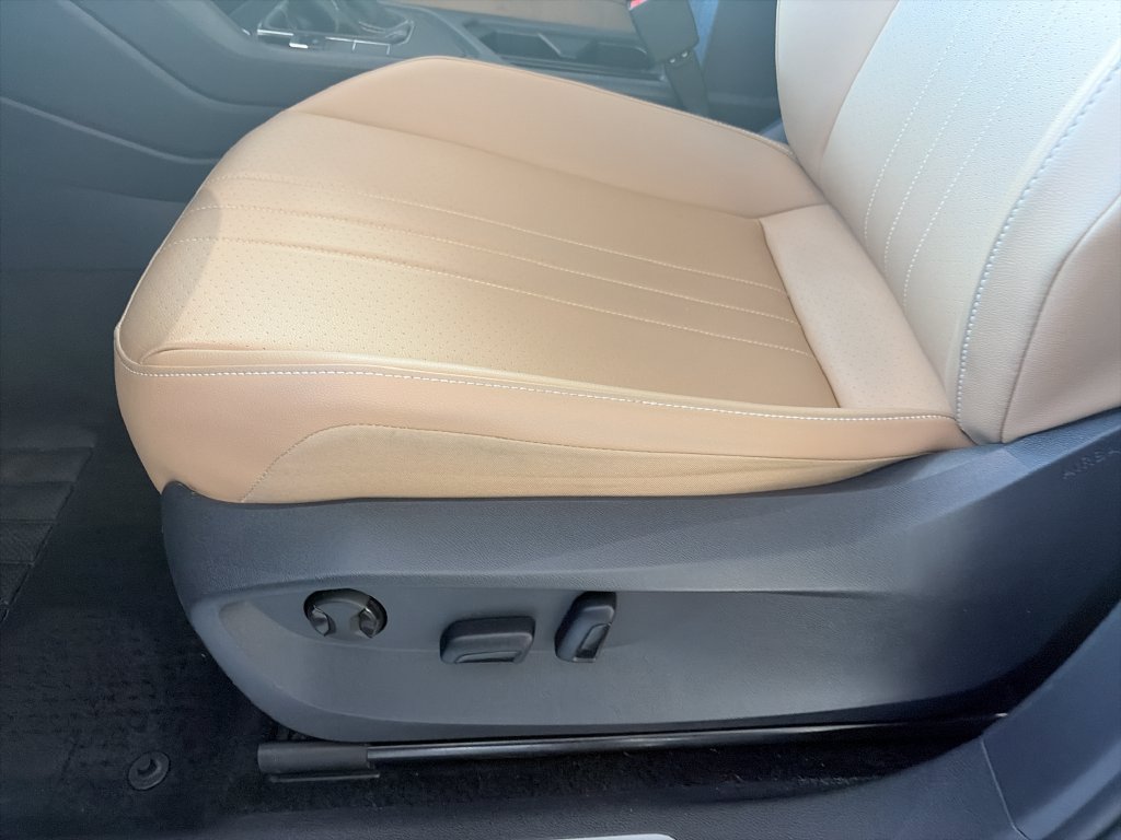 Certified 2024 Volkswagen Tiguan SE R-Line FWD image 12