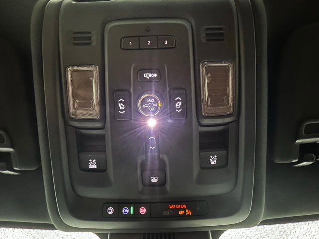 Used 2024 GMC Yukon XL Denali Ultimate image 11