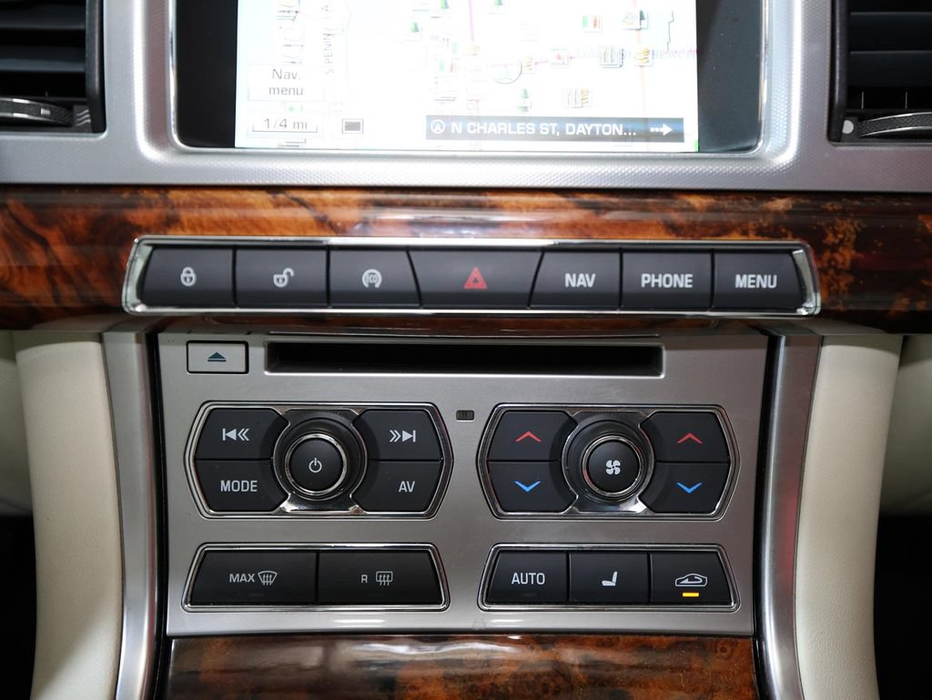 Used 2015 Jaguar XF Sport RWD image 20