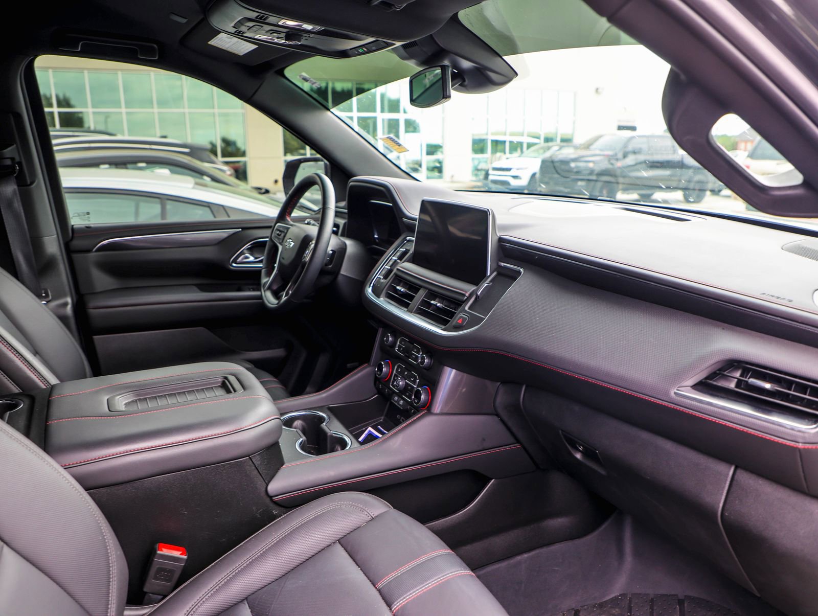 Used 2024 Chevrolet Tahoe RST w/ Luxury Package RWD image 3
