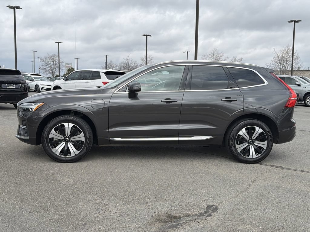 Used 2023 Volvo XC60 T8 Plus AWD/4WD image 2