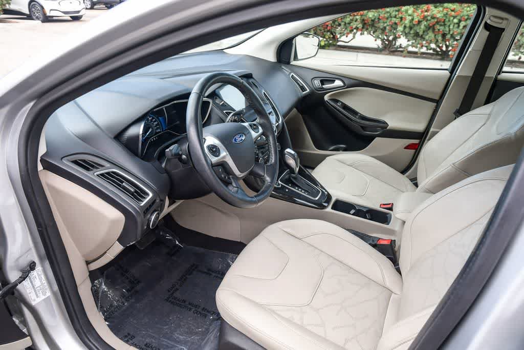 Used 2017 Ford Focus Electric Hatchback FWD image 16