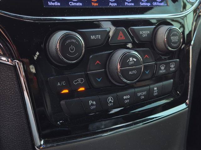 Used 2020 Jeep Grand Cherokee Overland AWD/4WD image 20