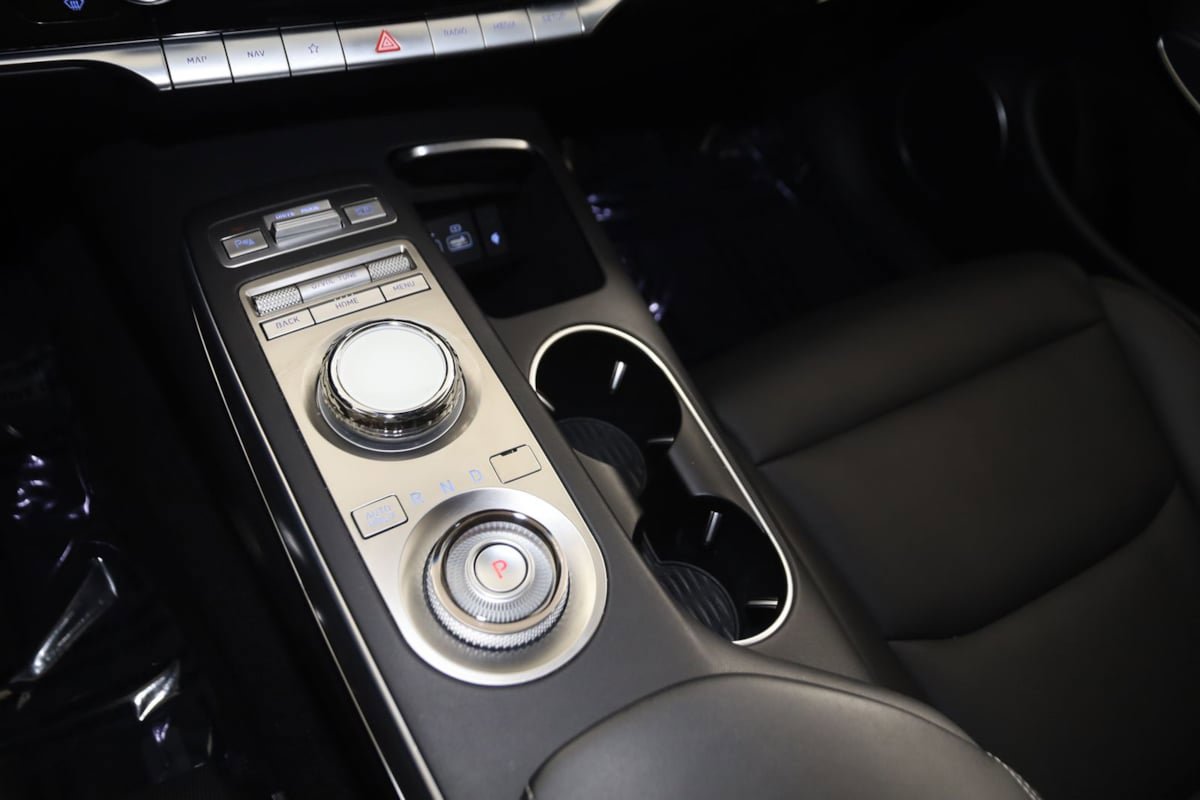 Used 2023 Genesis GV70 2.5T w/ Select Package AWD/4WD image 32