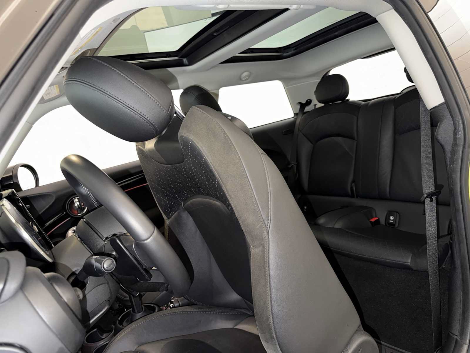 Used 2023 MINI Cooper S w/ Signature Upholstery Package FWD image 21