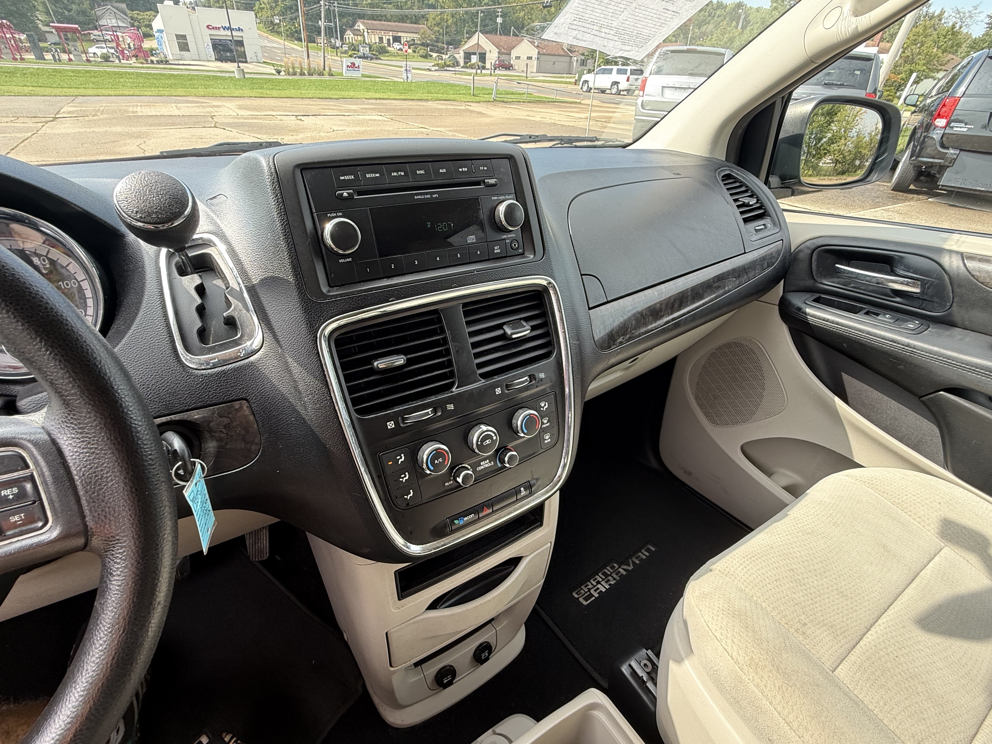 Used 2011 Dodge Grand Caravan Mainstreet FWD image 17