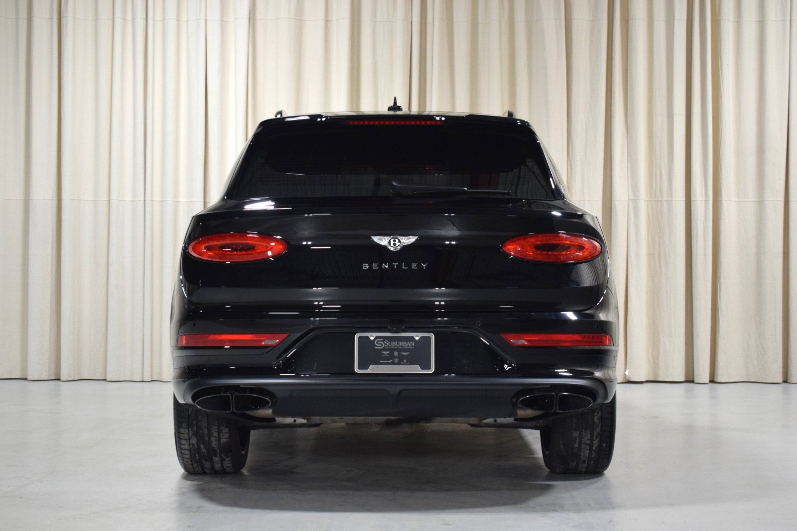 Used 2023 Bentley Bentayga image 13