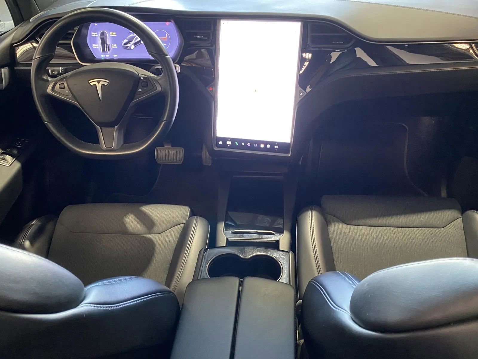 Used 2018 Tesla Model X 75D image 5