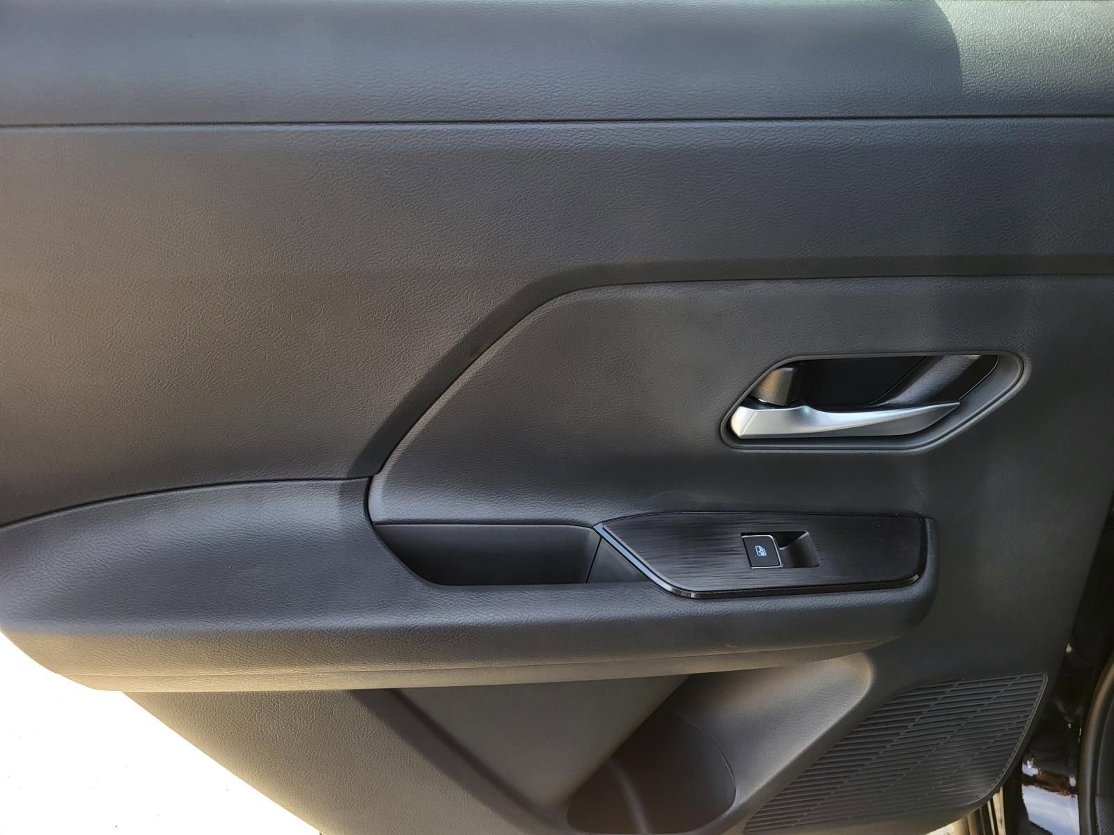 New 2026 Nissan Kicks SR FWD image 15