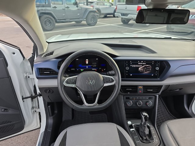 Used 2022 Volkswagen Taos SE FWD image 15