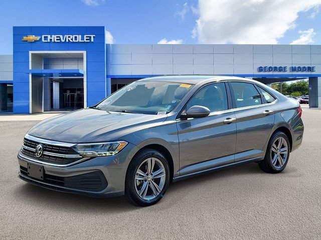 Used 2024 Volkswagen Jetta SE FWD image 2