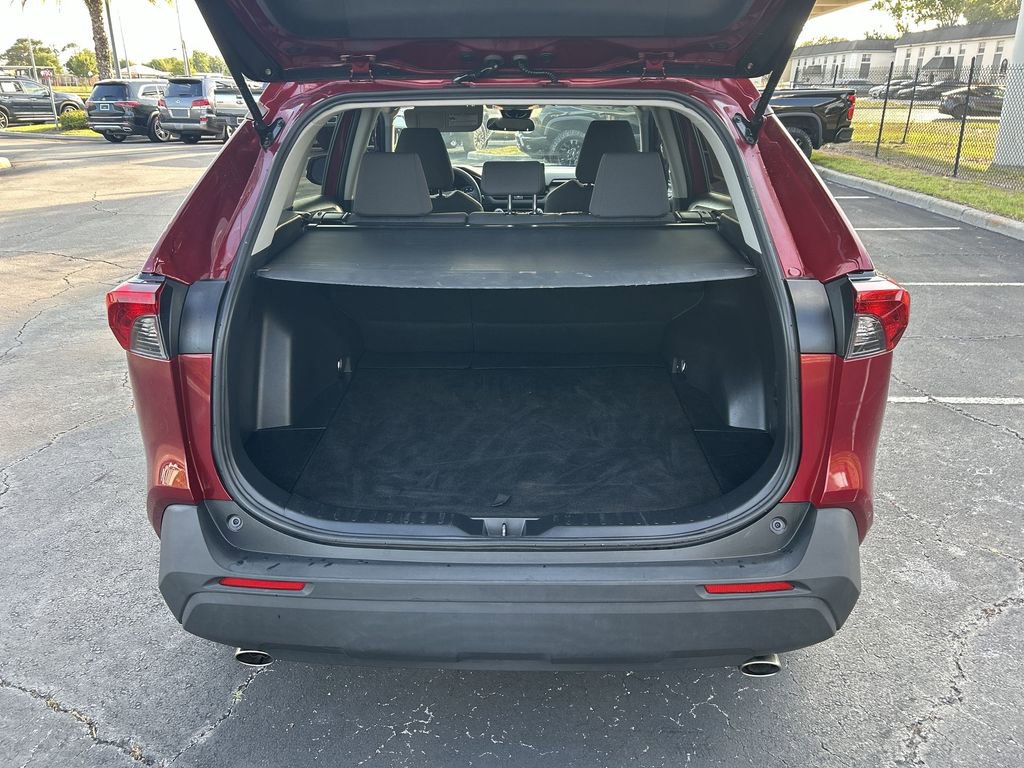 Used 2019 Toyota RAV4 XLE FWD image 13