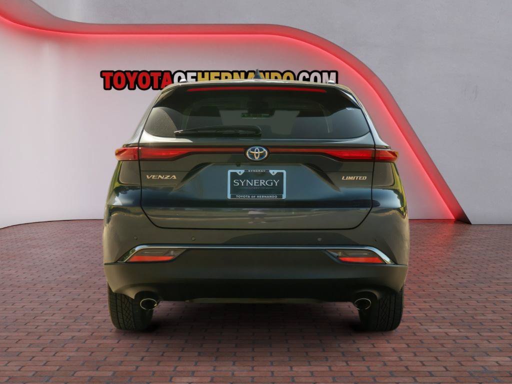 Used 2024 Toyota Venza Limited AWD/4WD image 7
