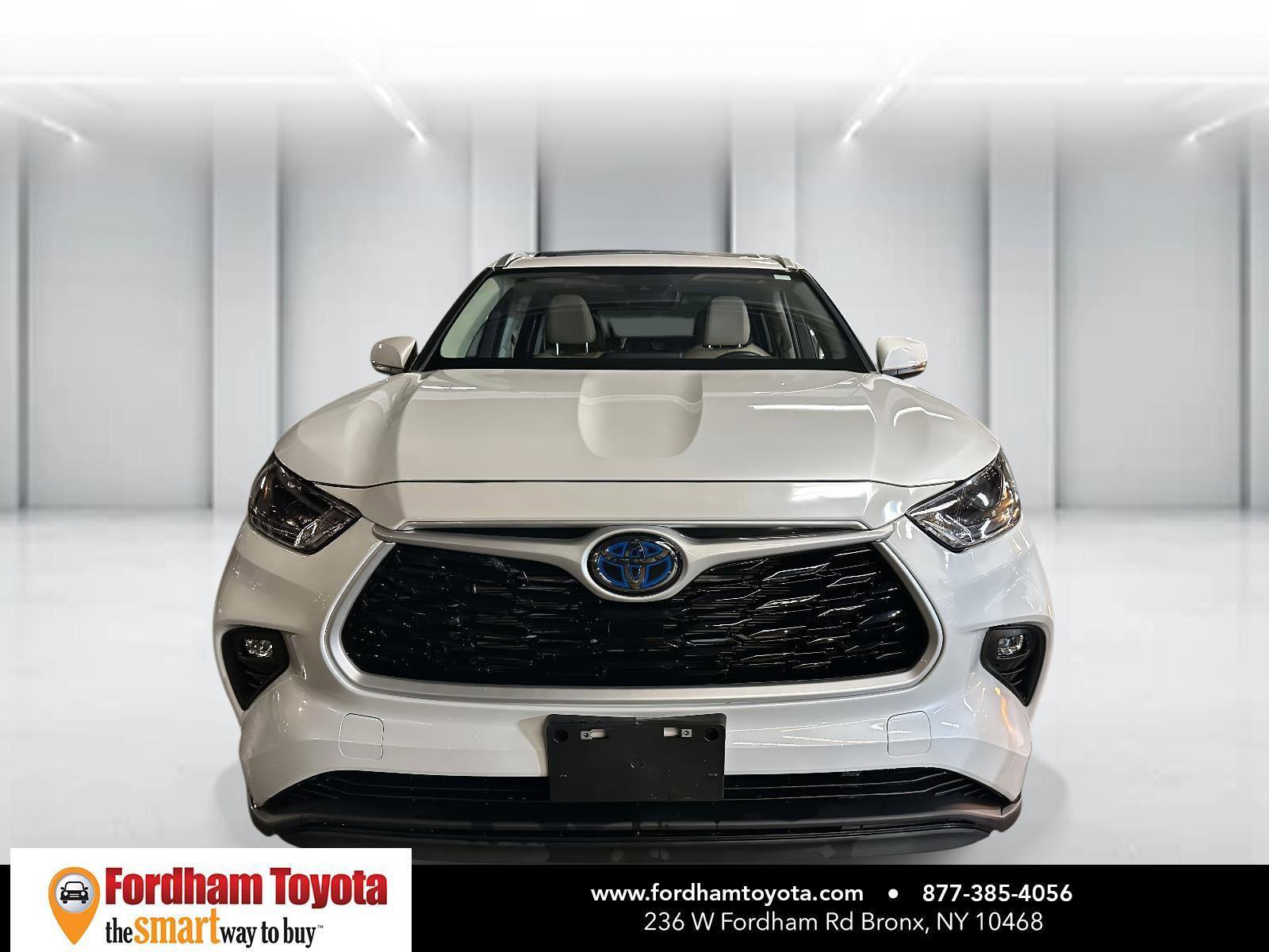 Used 2023 Toyota Highlander XLE AWD/4WD image 8