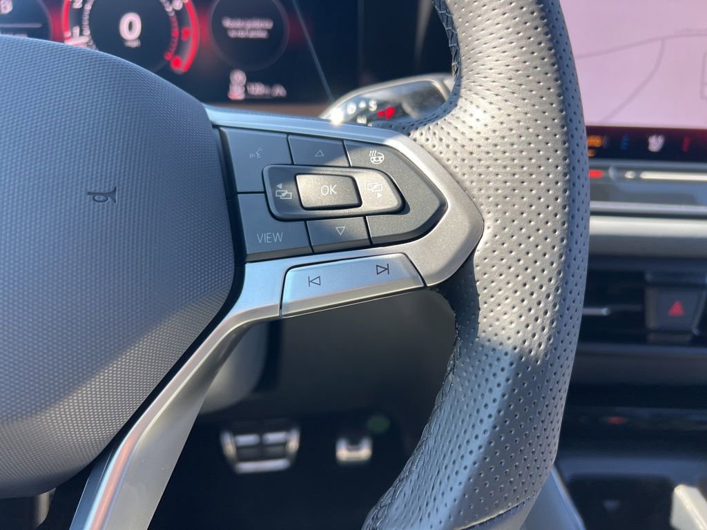 New 2026 Volkswagen Tiguan SEL R-Line image 17