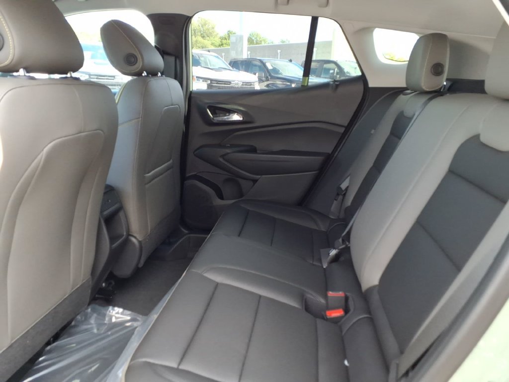 New 2026 Chevrolet Trax ACTIV w/ Driver Confidence Package FWD image 16