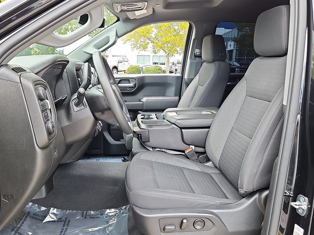 Certified 2023 Chevrolet Silverado 1500 Custom AWD/4WD image 13