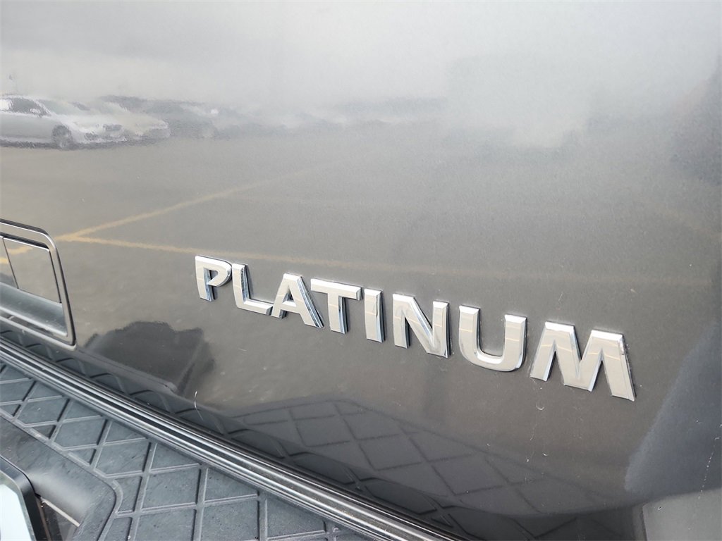 Used 2015 Nissan Armada 4WD image 16