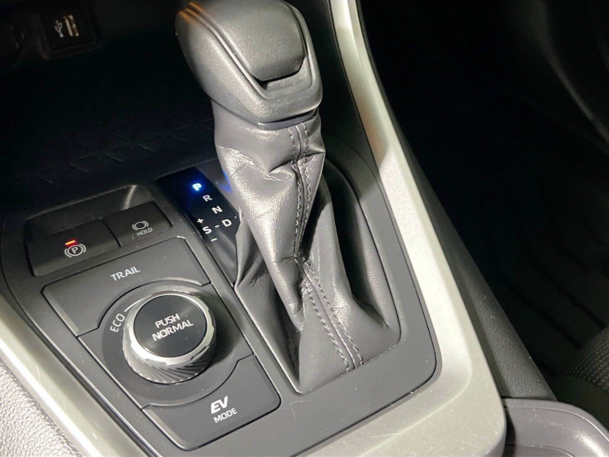 Used 2024 Toyota RAV4 LE image 24