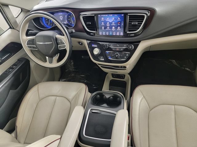Used 2020 Chrysler Pacifica Limited FWD image 32