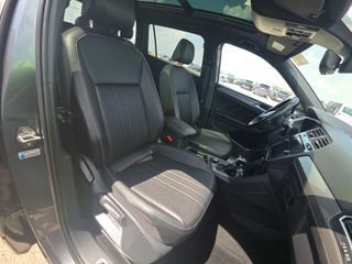 Used 2023 Volkswagen Tiguan SE R-Line AWD/4WD image 11