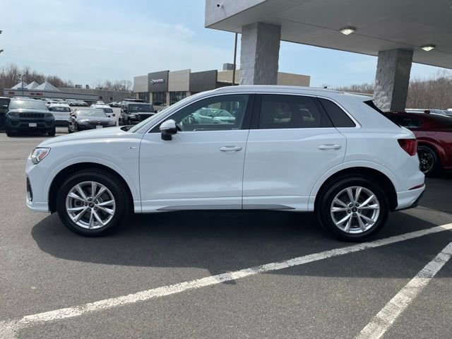 Used 2023 Audi Q3 2.0T Premium Plus w/ Premium Plus Package image 8