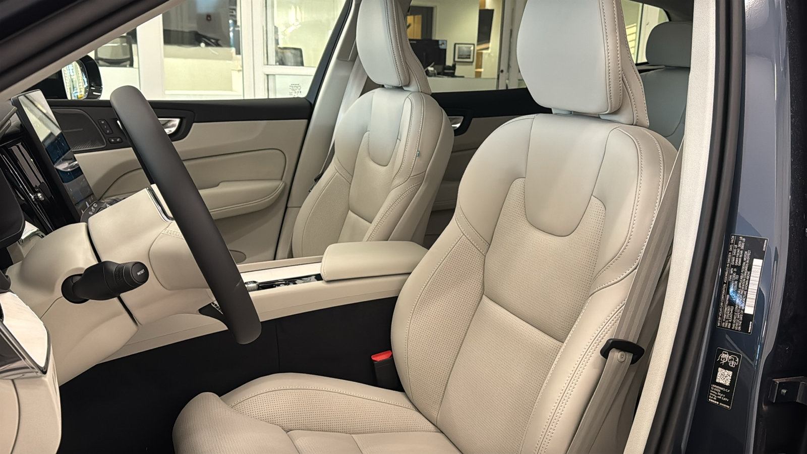 New 2026 Volvo XC60 B5 Ultra w/ Protection Package Premier AWD/4WD image 23