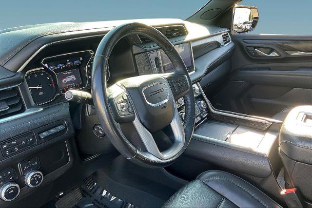 Used 2021 GMC Yukon XL Denali w/ Denali Premium Package AWD/4WD image 16