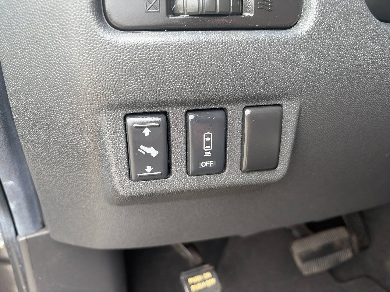 Used 2011 Nissan Titan PRO-4X AWD/4WD image 27