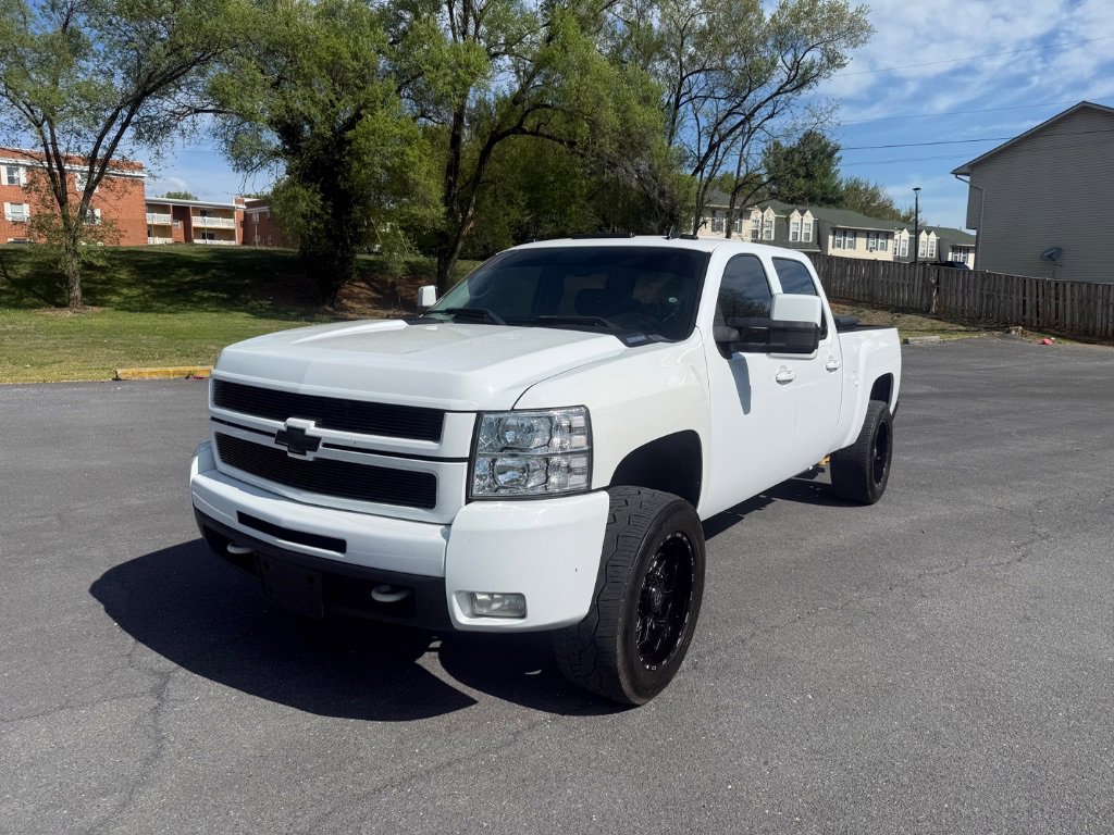Used 2010 Chevrolet Silverado 2500 LTZ w/ Convenience Package AWD/4WD image 1