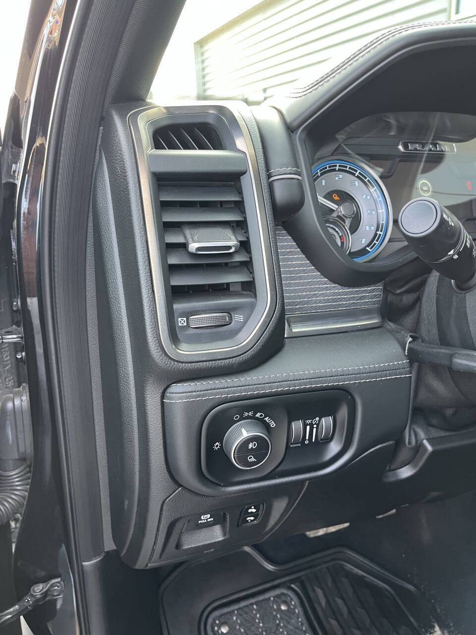 Used 2019 RAM 1500 Limited w/ Advanced Safety Group image 15