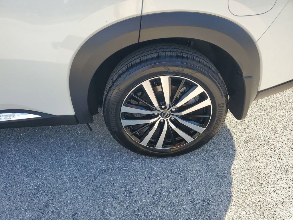 Used 2025 Nissan Pathfinder Platinum image 20