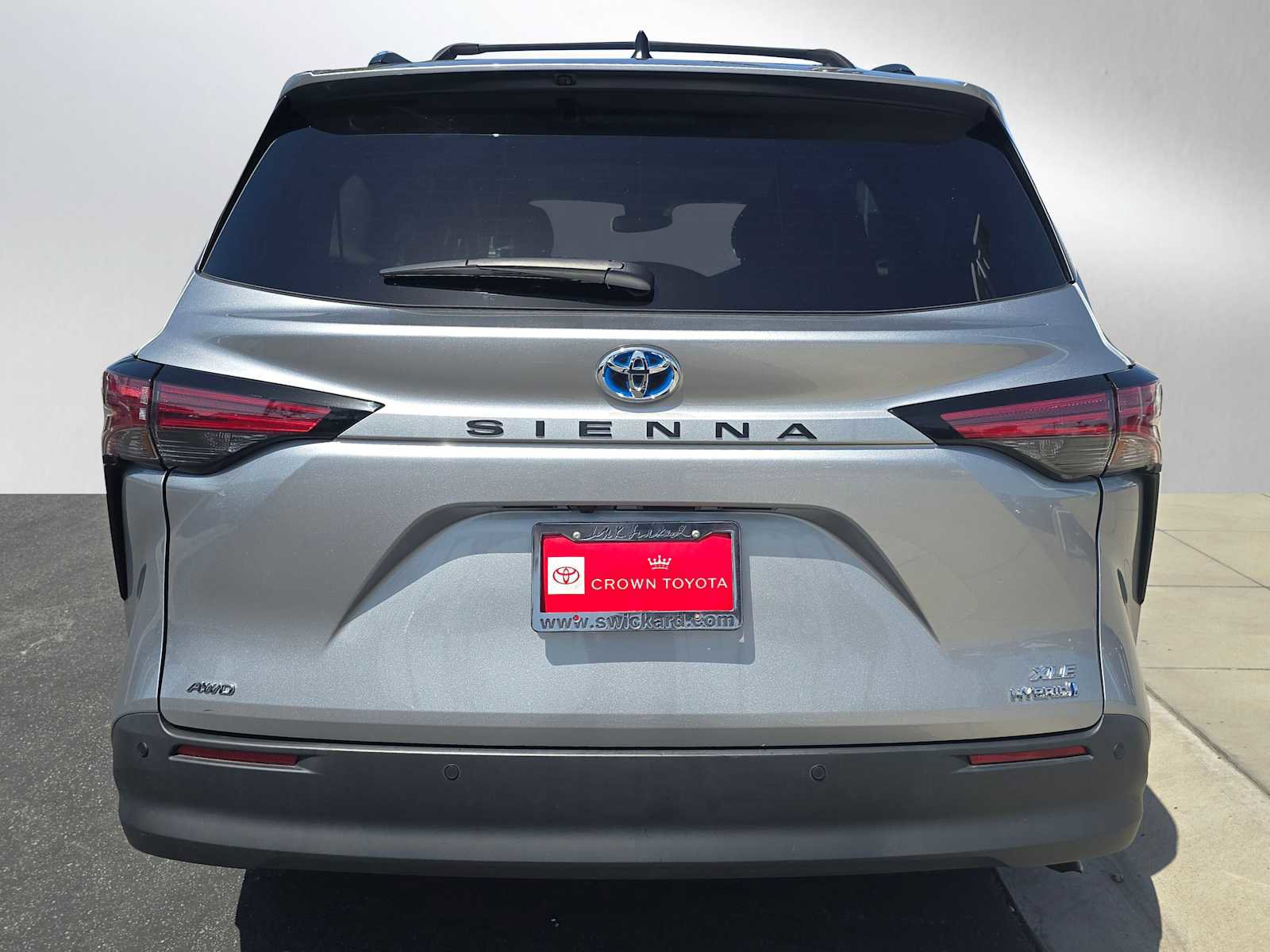 Used 2022 Toyota Sienna XLE w/ XLE Plus Package image 4