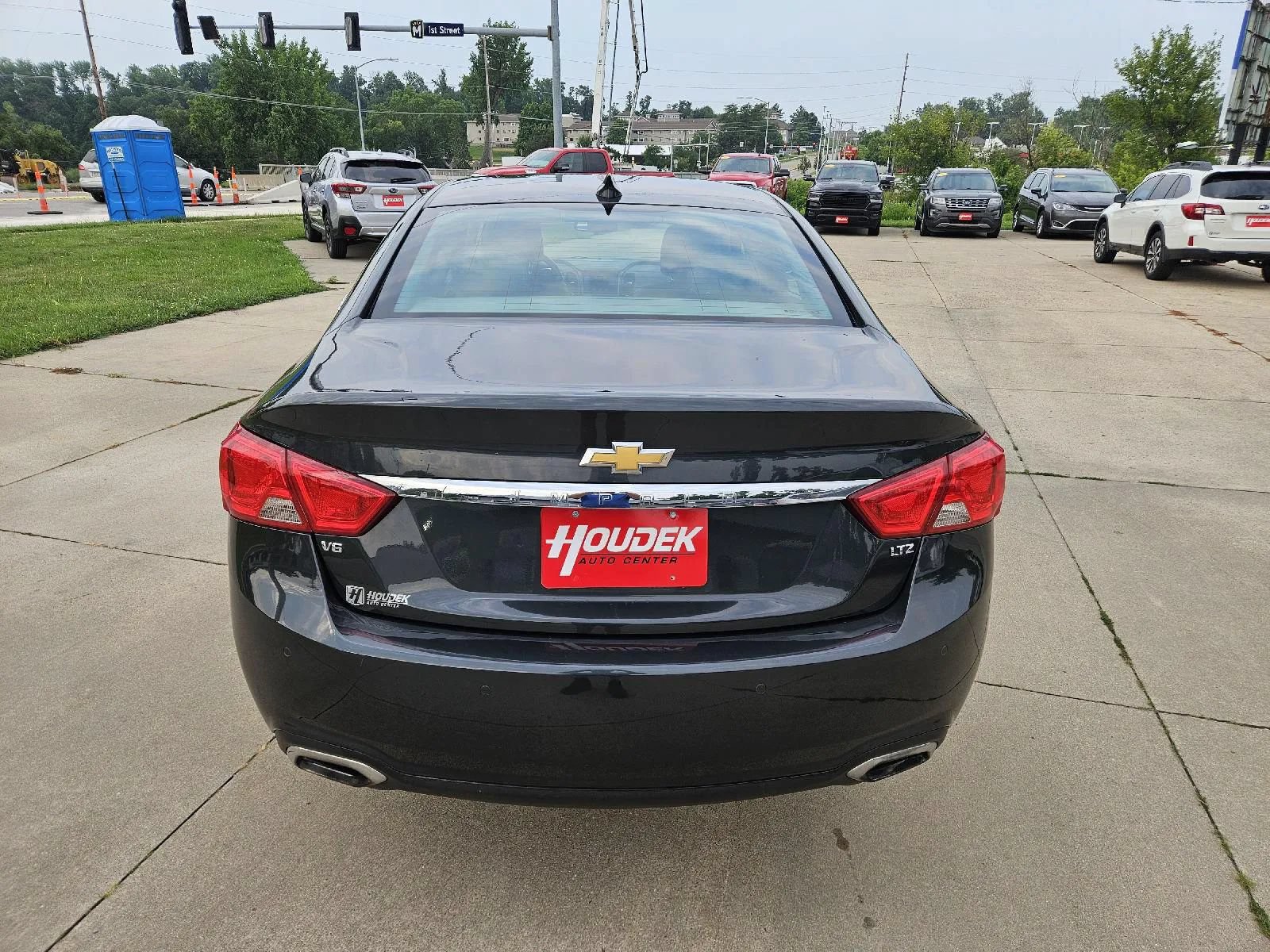 Used 2015 Chevrolet Impala LTZ FWD image 7
