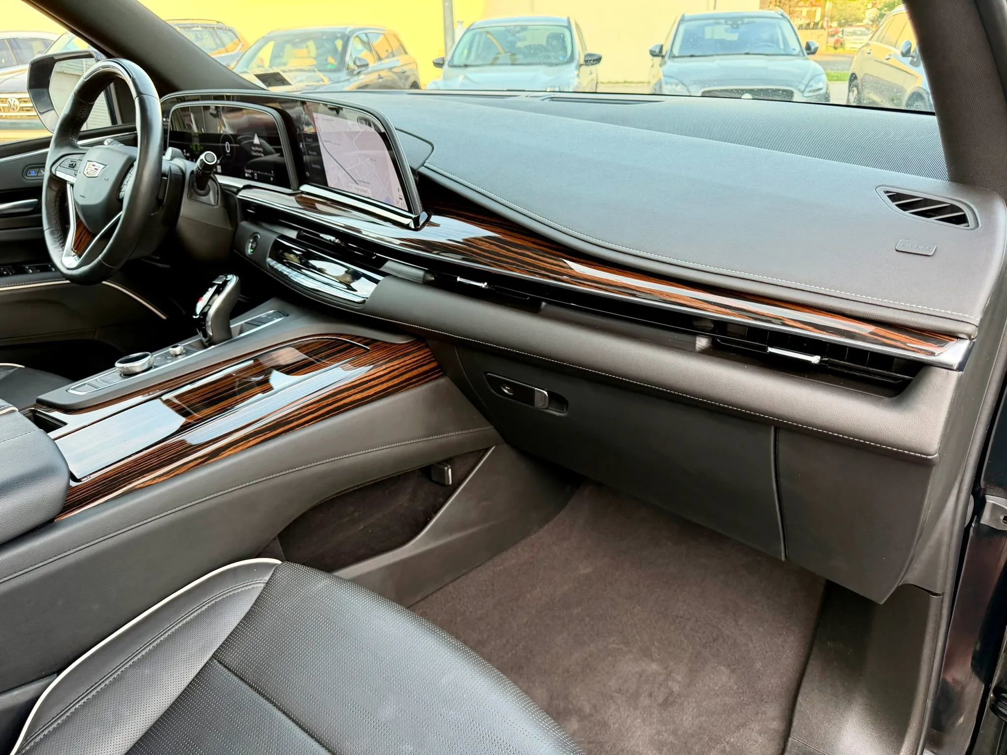 Used 2023 Cadillac Escalade Premium Luxury w/ Performance Package image 28