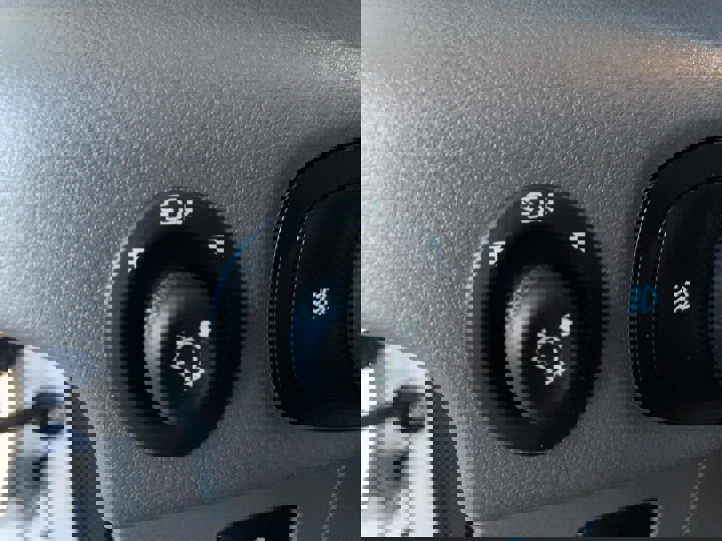 Used 2023 Ford Transit 350 XLT image 13