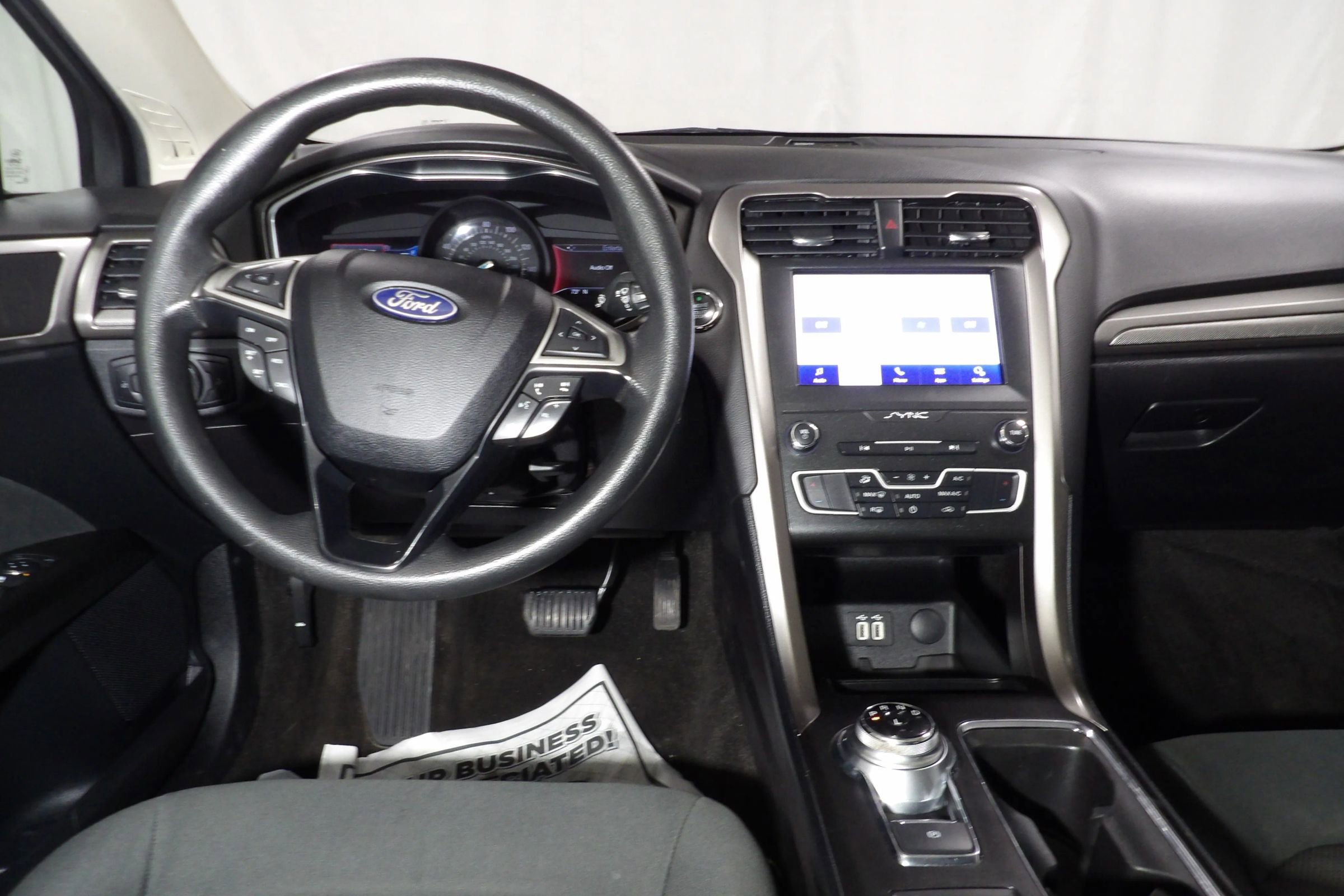 Used 2020 Ford Fusion SE image 10