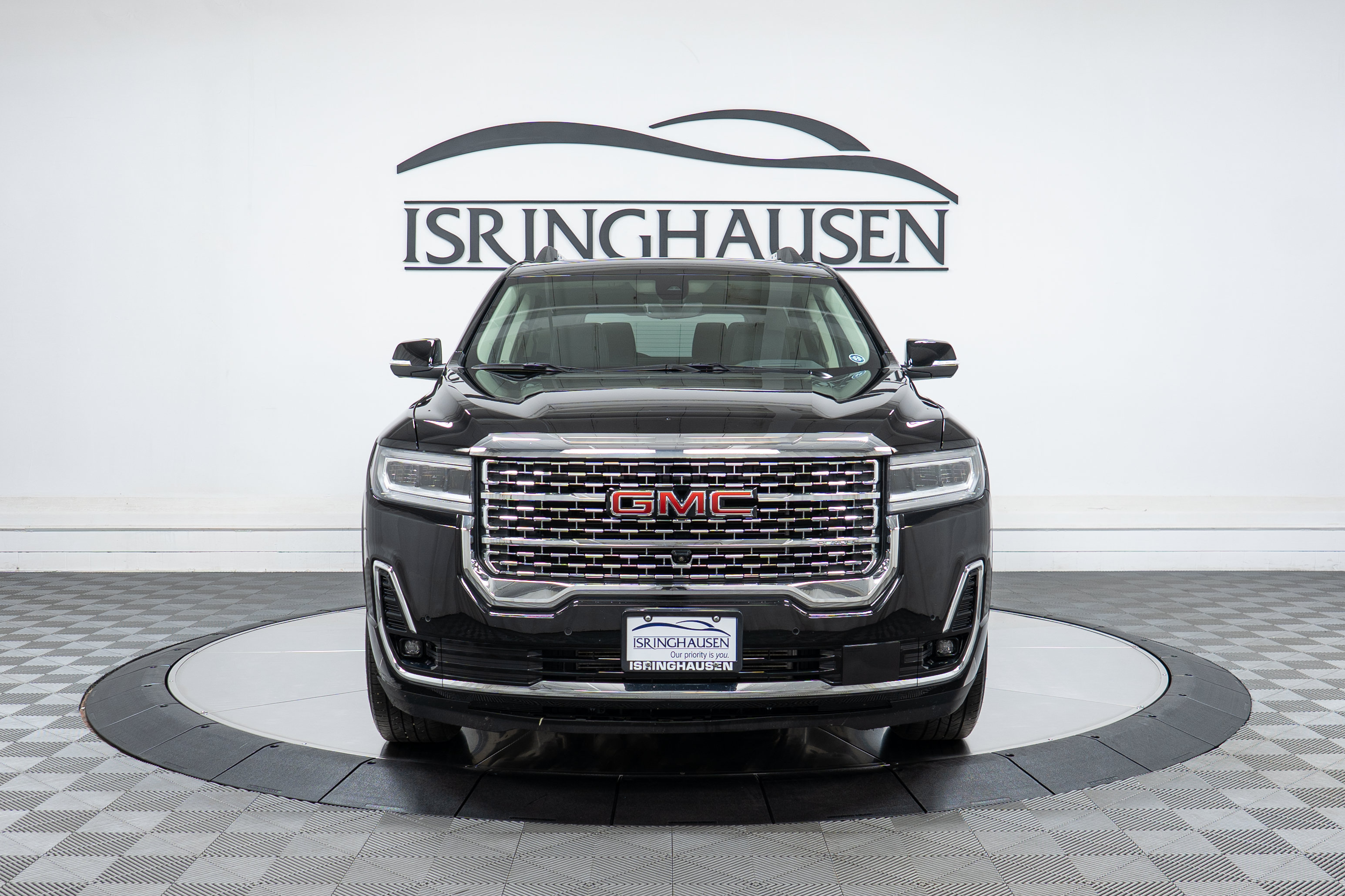 Used 2023 GMC Acadia Denali w/ Denali Ultimate Package FWD image 2