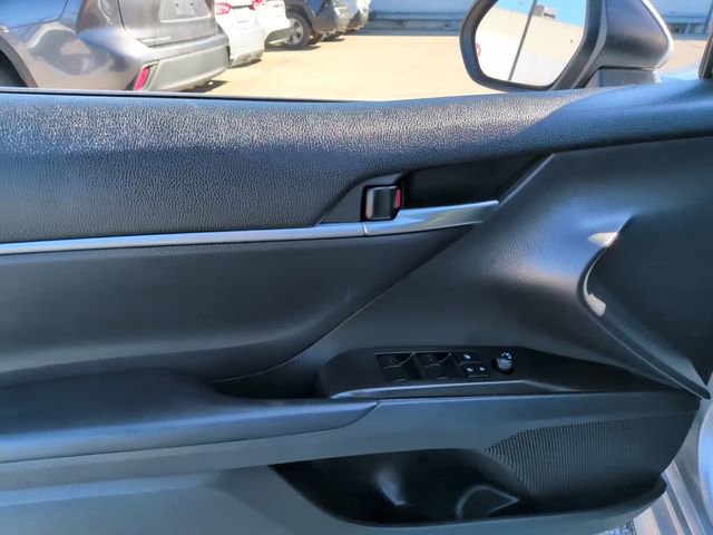 Used 2022 Toyota Camry SE image 13